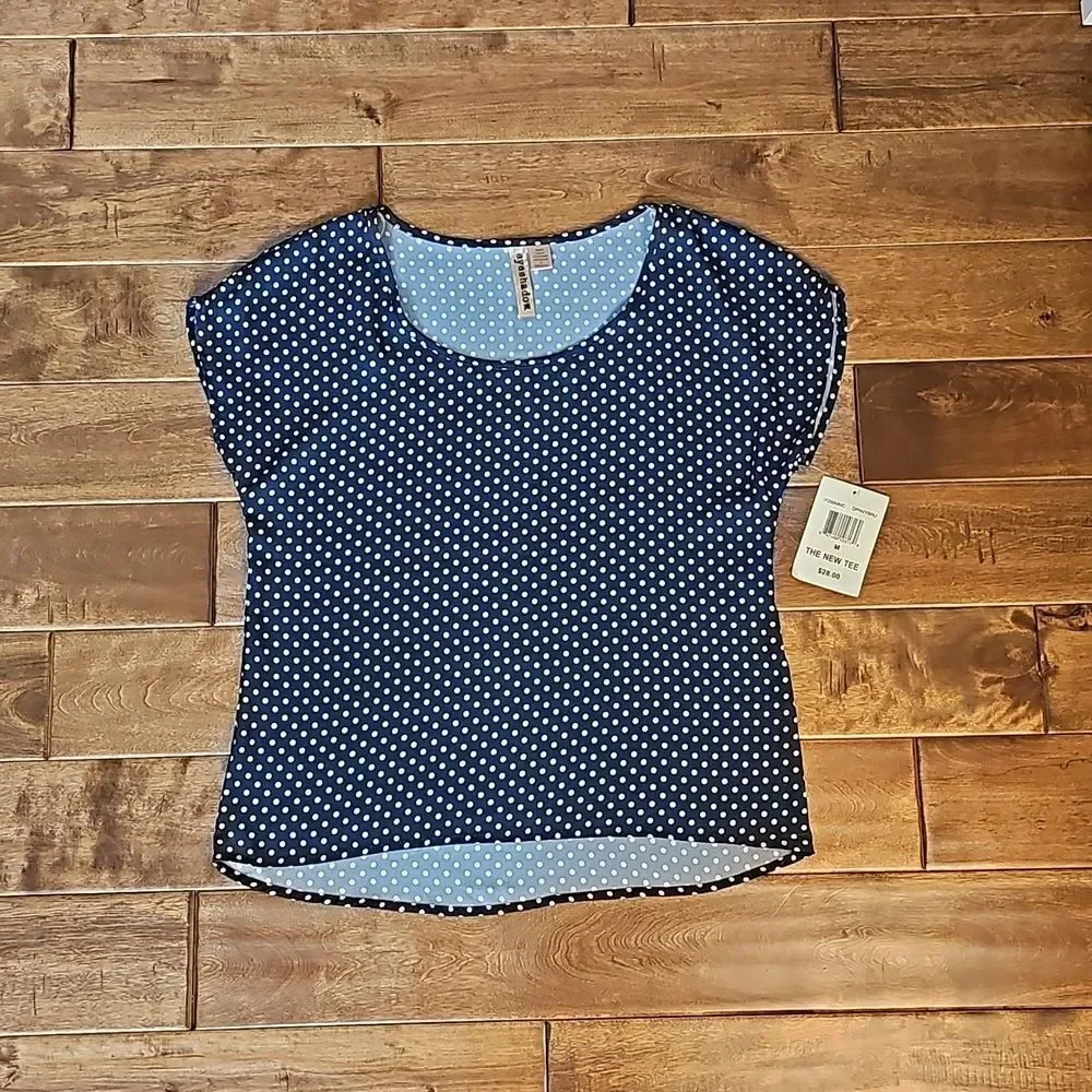 NWT: Eyeshadow silky polka dot top size M - Picture 2 of 12